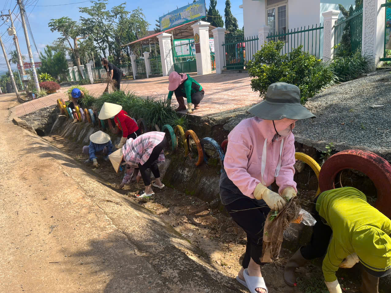 Hình ảnh ngày chủ nhật xanh của Trường MG Đông Thanh 