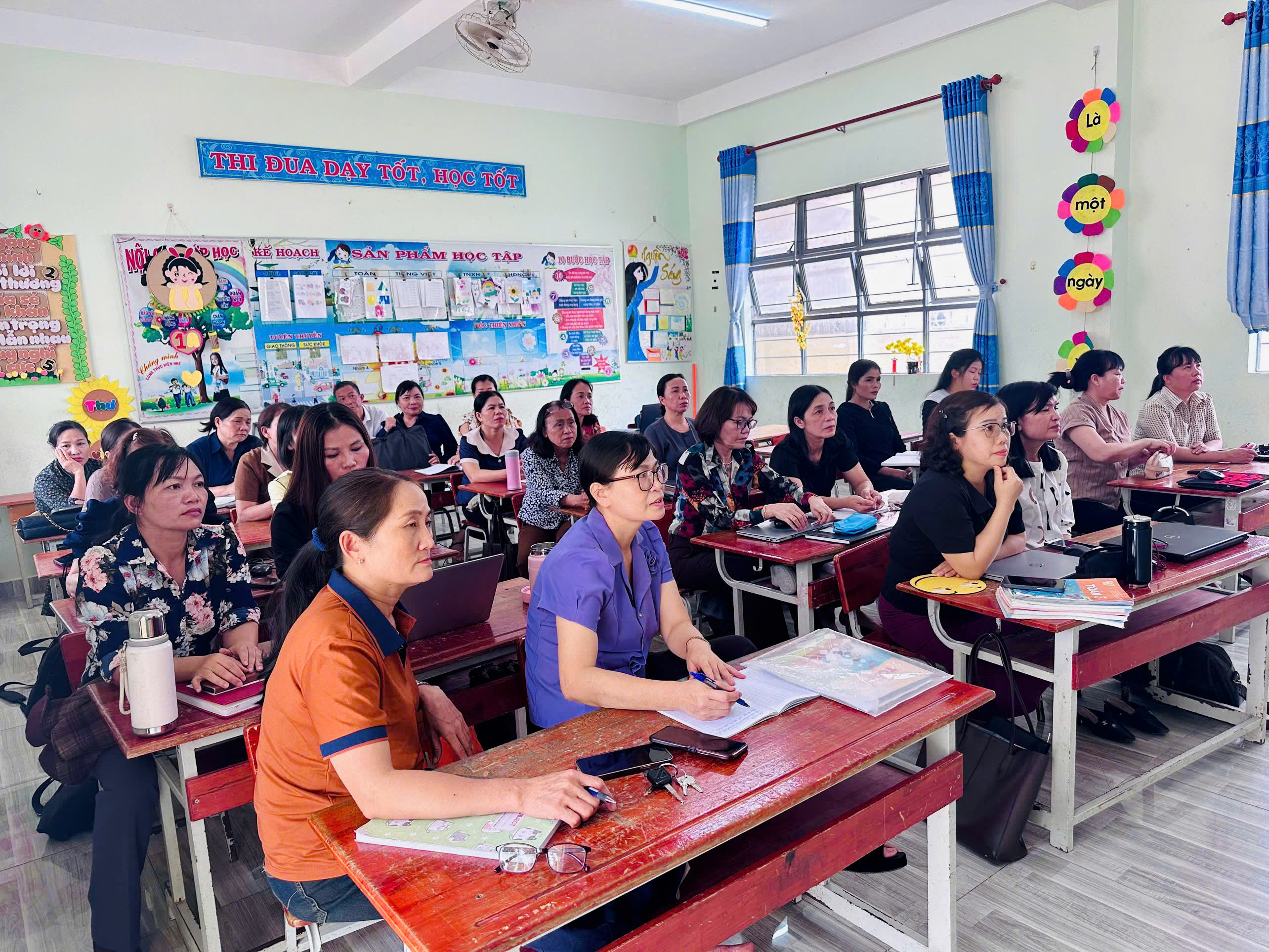 TẬP HUẤN NÂNG CAO NĂNG LỰC XÂY DỰNG  MA TRẬN ĐỀ KIỂM TRA ĐỊNH KÌ ĐỐI VỚI GIÁO DỤC TIỂU HỌC