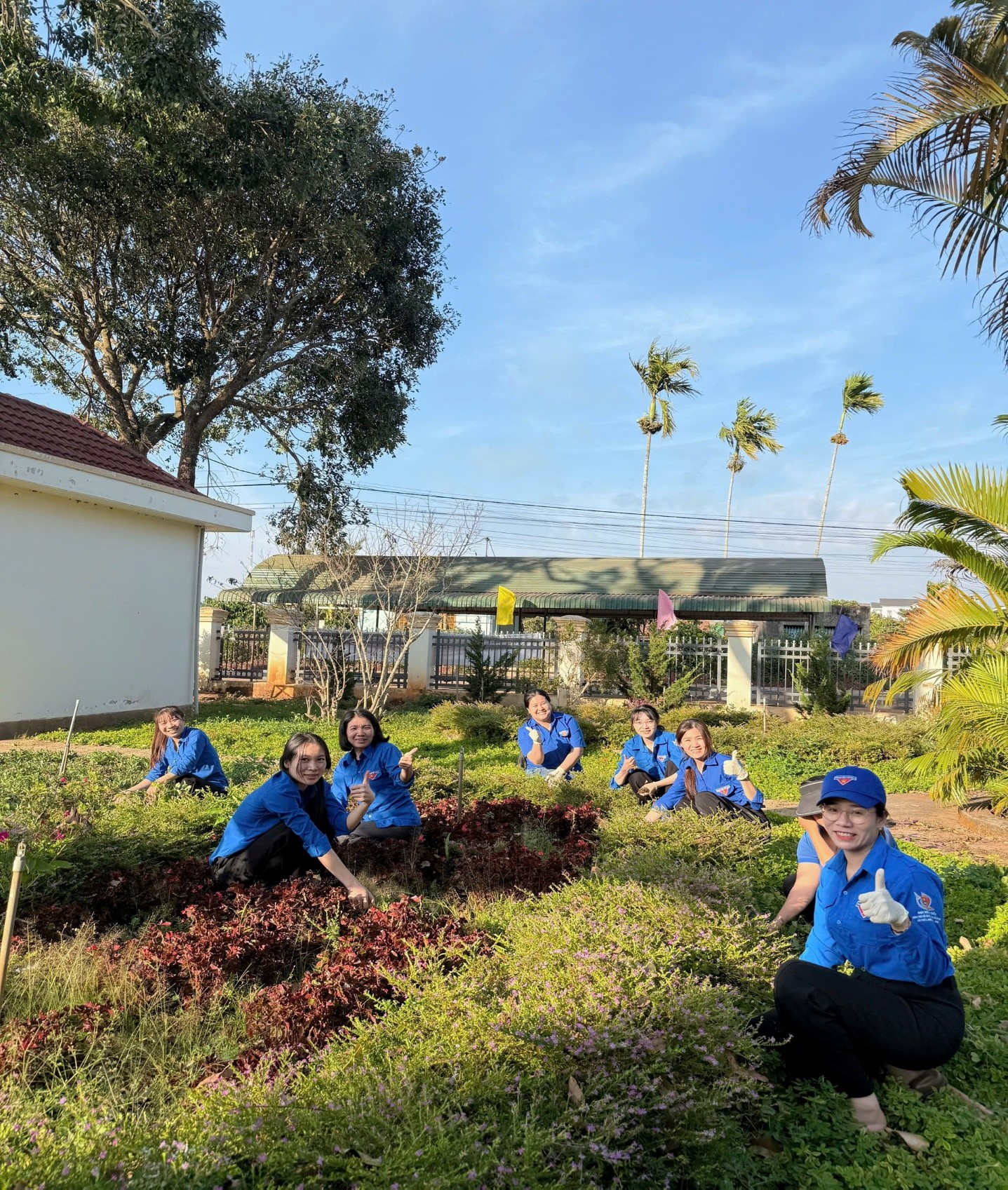 Trường Tiểu học Xanh - Sạch - Đẹp hướng đến kỉ niệm 96 năm ngày thành lập Đảng Công Sản Việt Nam